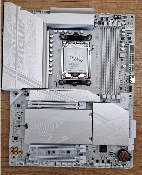 Płyta główna Gigabyte X870 AORUS ELITE WIFI7 ICE box gwarancja  406023