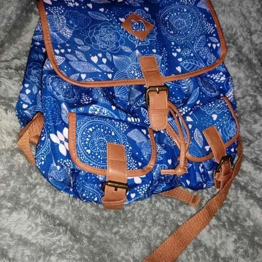 Mochila nova - azul e camel