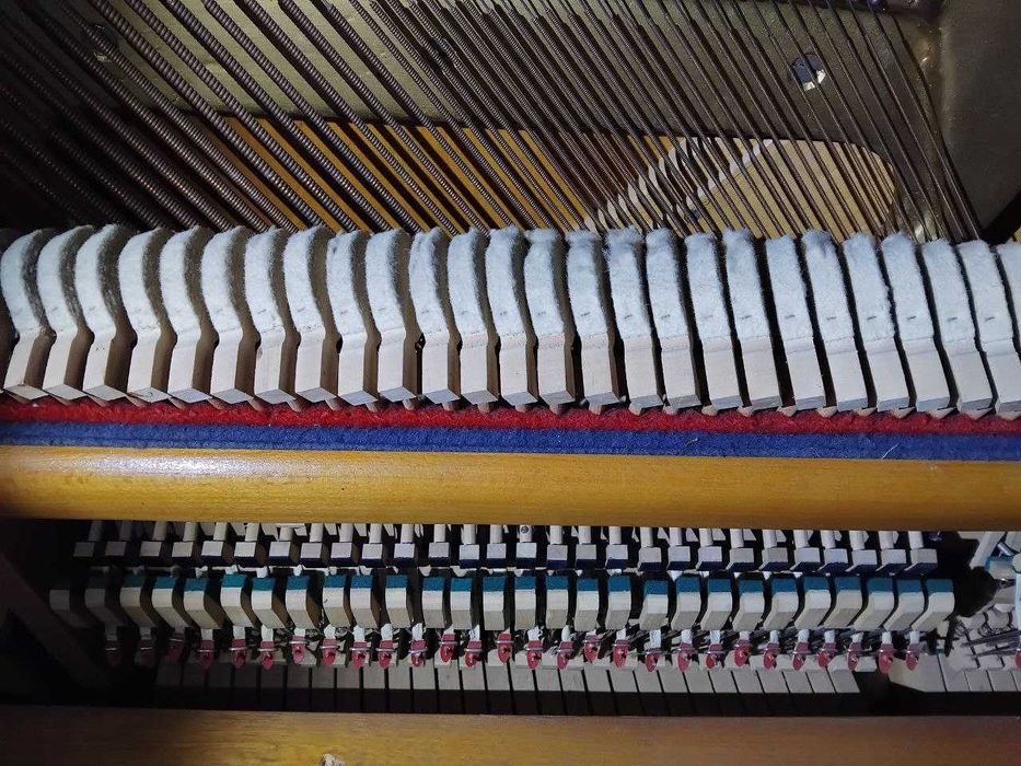 Піаніно "Україна" безкоштовно