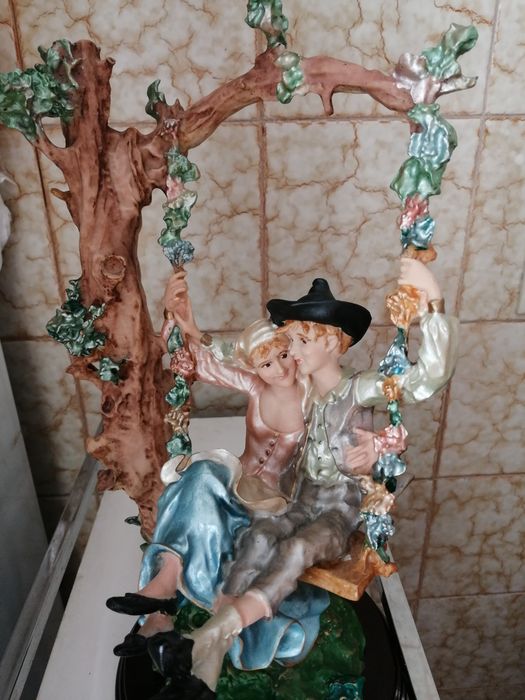 Estatueta em marfinite