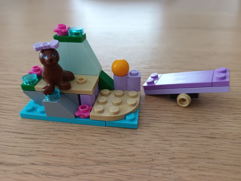 Lego Friends foczka na skale