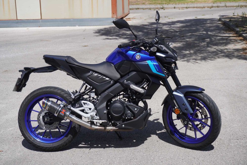 Yamaha MT-125 2022 | 21.700 km | Escape Black Widow | Excelente estado