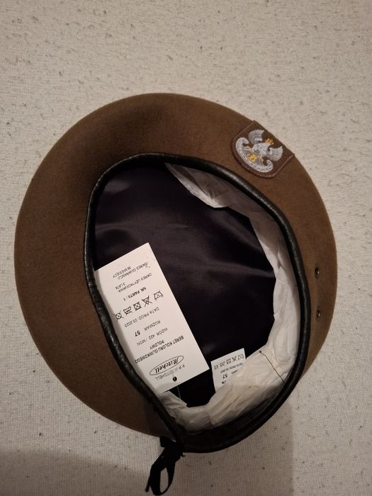 Beret oliwkowy WOT rozmiar 57.