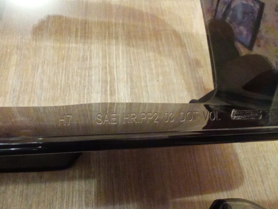 Скло фари BMW X3 E83 2004-2010