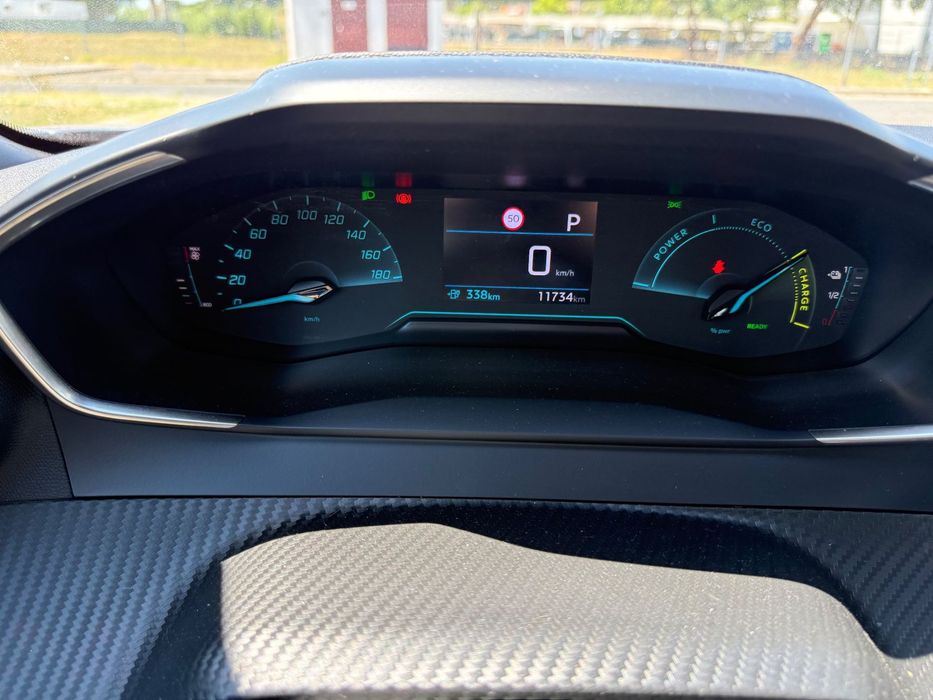 Peugeot e-2008