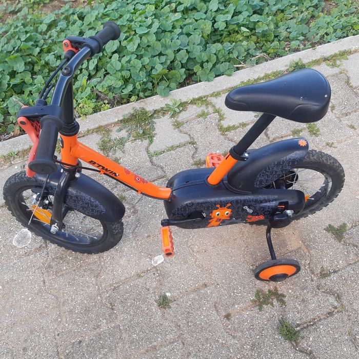 Bicicleta de criança de 14 polegadas em estado novo.