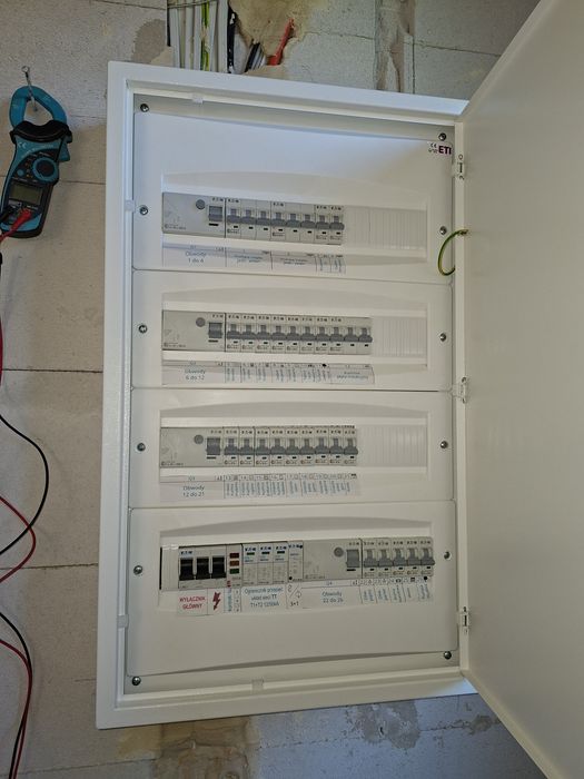 Elektryk, Instalacje elektryczne