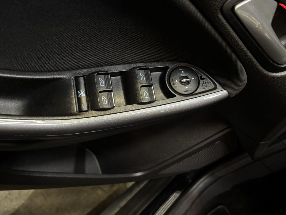 Ford Focus  2014 rok Klimatronik