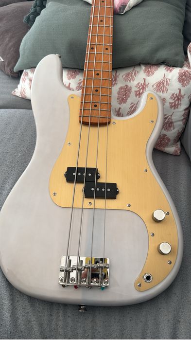 Squier Precision Bass