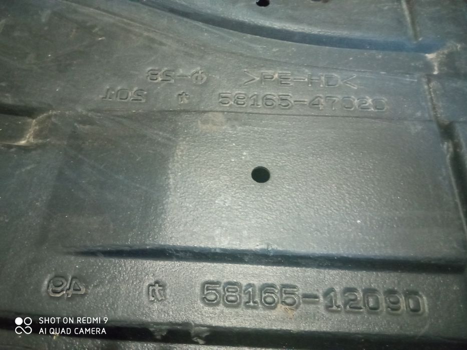 Komplet osłon do podłogi Toyota Auris 1,6 2010
