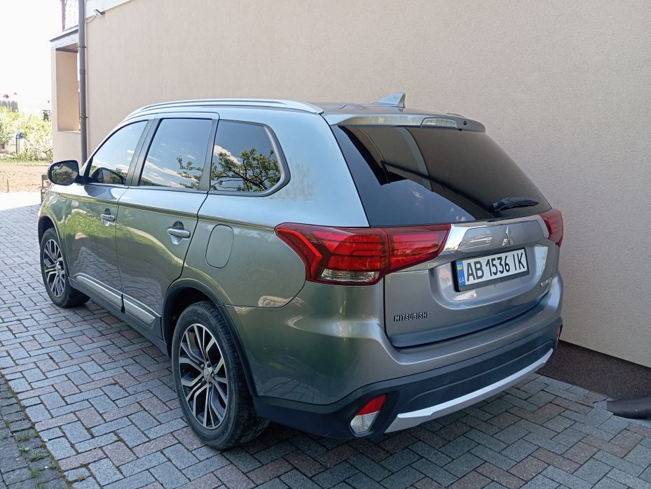 Mitsubishi OUTLANDER