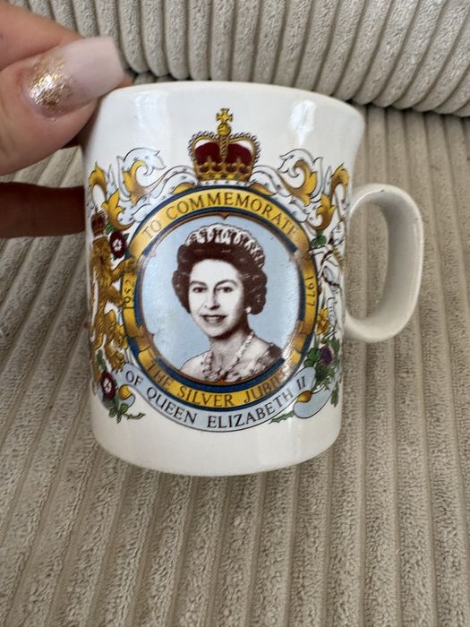 Ceramiczny kubek królowej