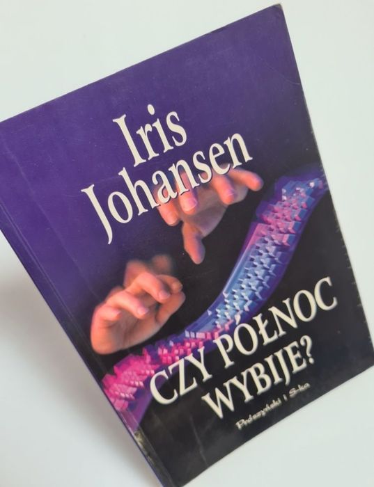 Czy północ wybije? - Iris Johansen