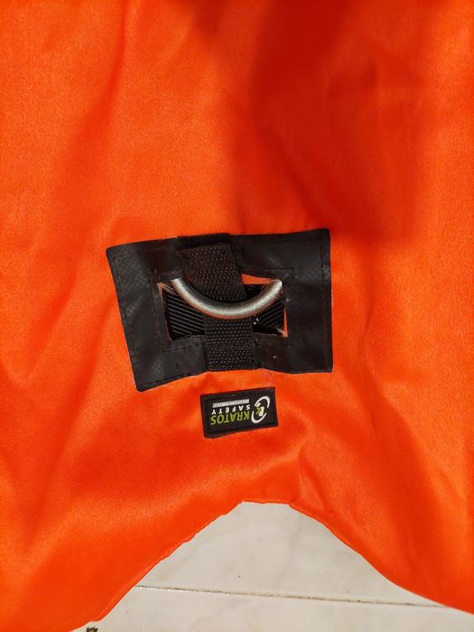 Arnês com colete refletor laranja