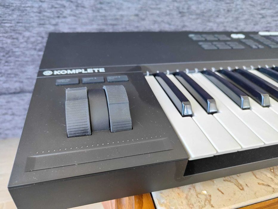 Native Instruments Komplete Kontrol S61 MK2