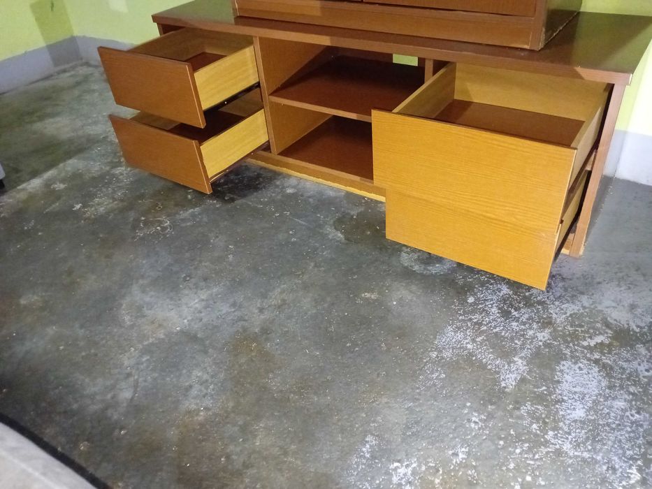 Disponível 2 moveis da sala por 30 euros