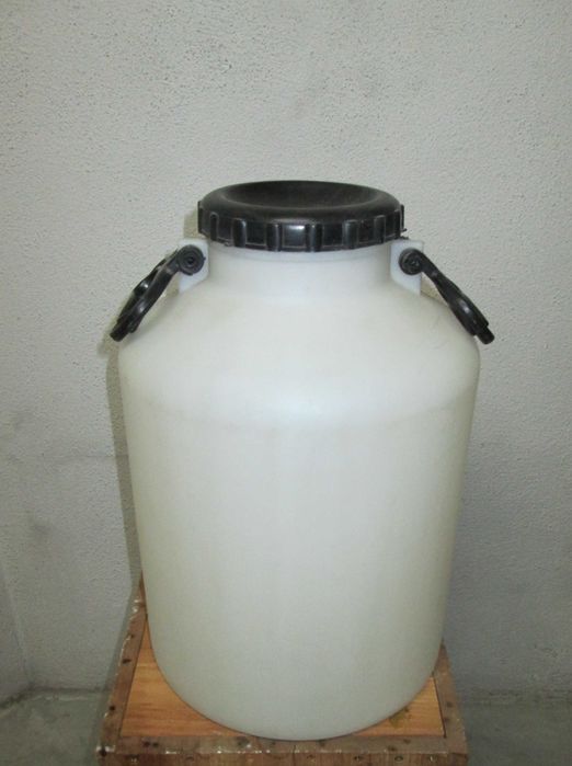 Vasilha - Garrafão - Recipiente em Plástico Reforçado de 25 Litros