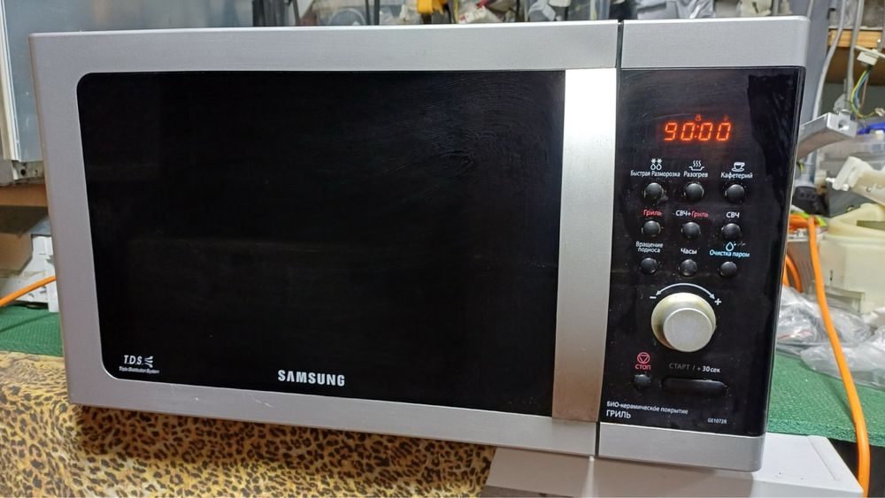 Мікрохвильова піч  Samsung