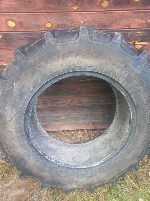 Opony 320 x85R24