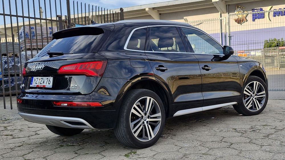 Audi Q5 Quattro  Sport 190 KM kamera cofania