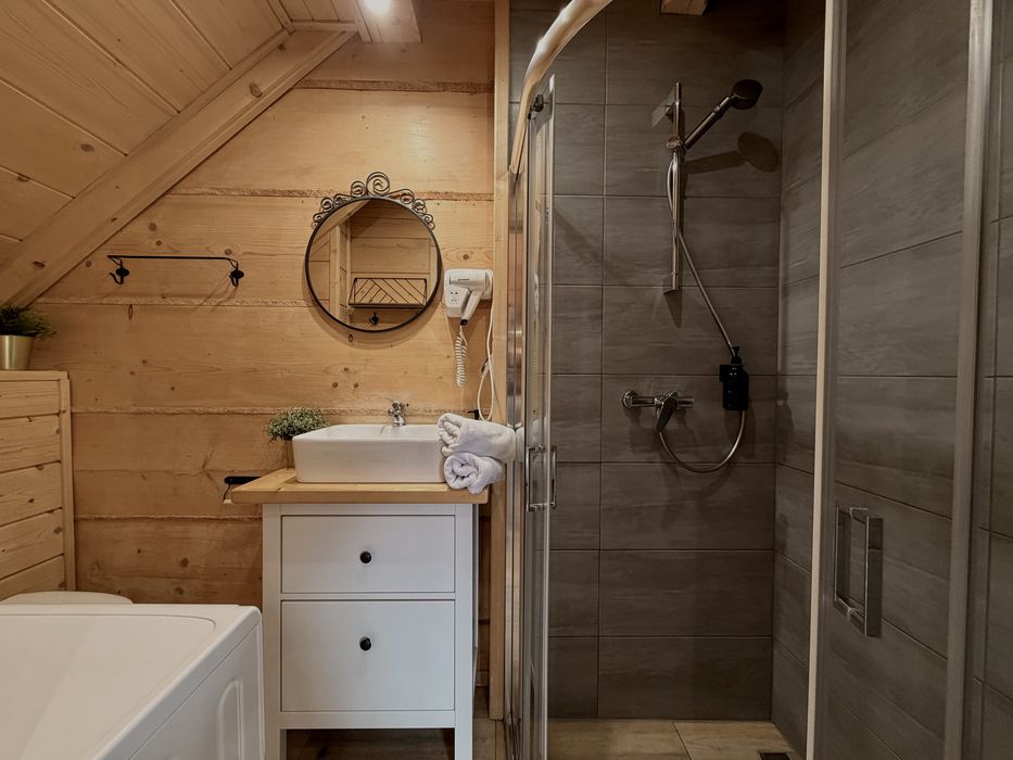 Domek z jacuzzi i widokiem na Tatry blisko Zakopanego cisza i relaks