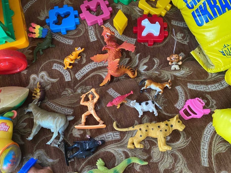 Іграшки Hot Wheels за все 300 грн