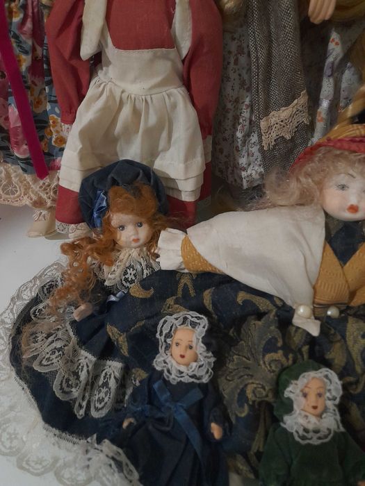 10 Bonecas de Porcelana antigas.