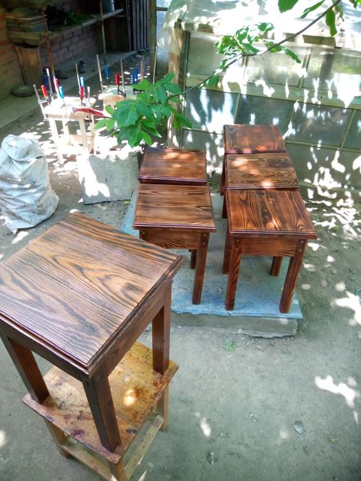 Табуретка соснова