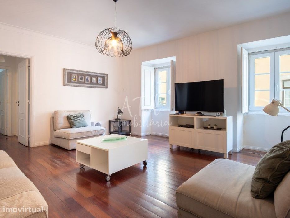 Apartamento T3 com Licença de Alojamento Local e Terrço - Lisboa