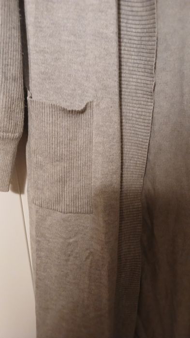 Casaco comprido cinzento