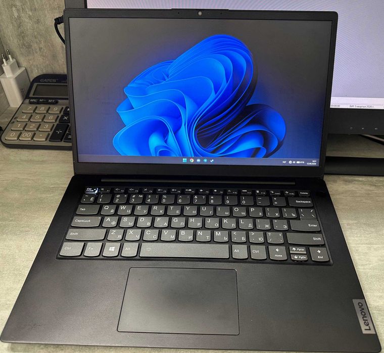 Lenovo V14 G2 ALC 4+16 gb GDDR4 3200 Ryzen 5 5500U + Vega 7
