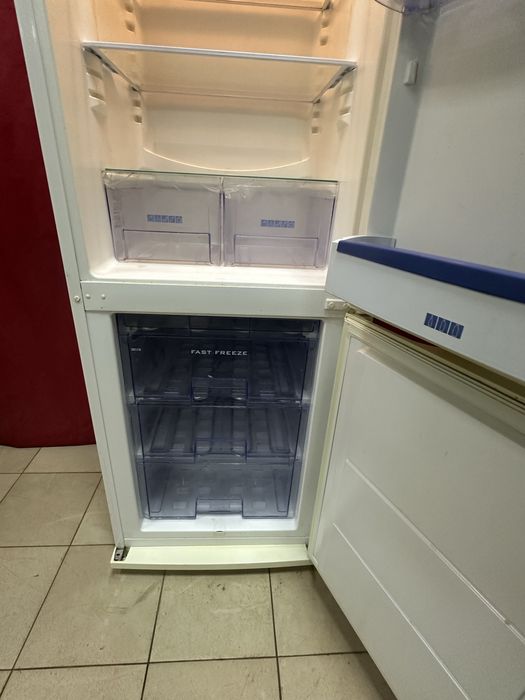 Холодильник Snaige 190/60/60