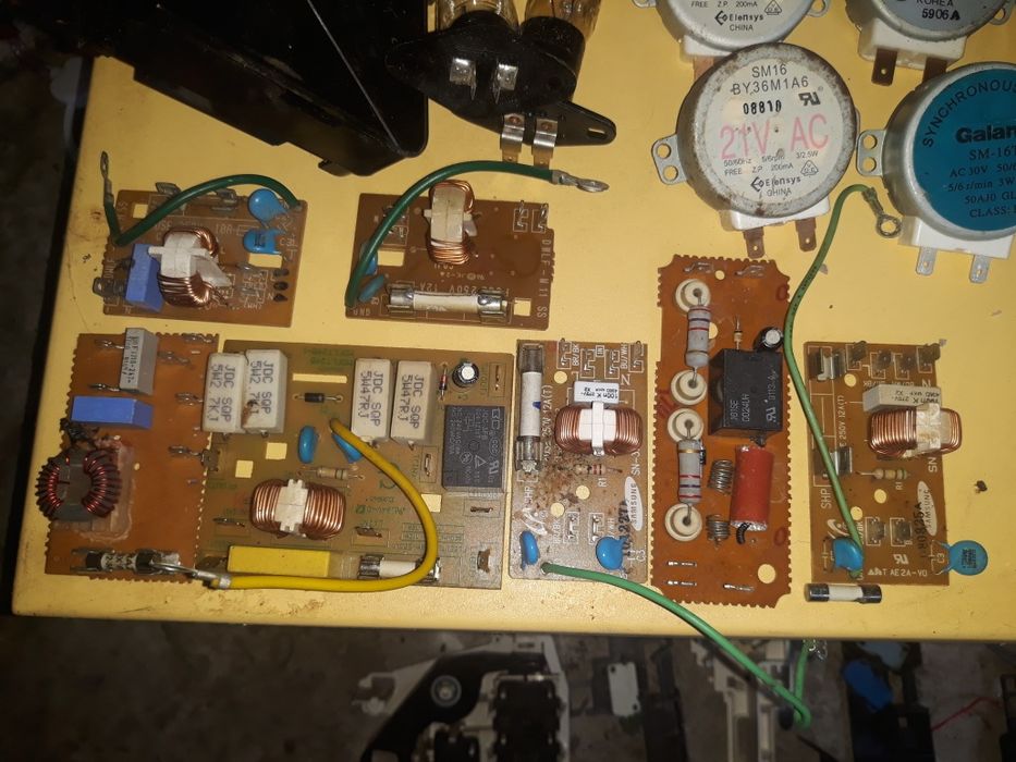 Продам запчастини до микроволновки