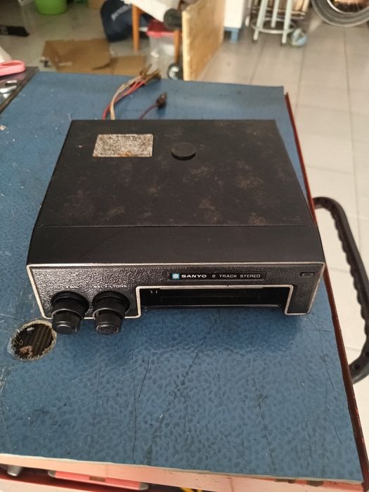 Radio sanyo 8- track estereo vintage decada 1970