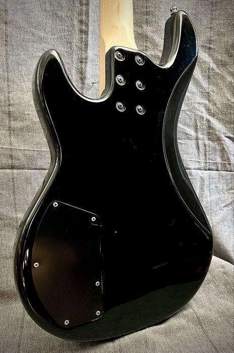 Gitara basowa G&L Legacy L-2000