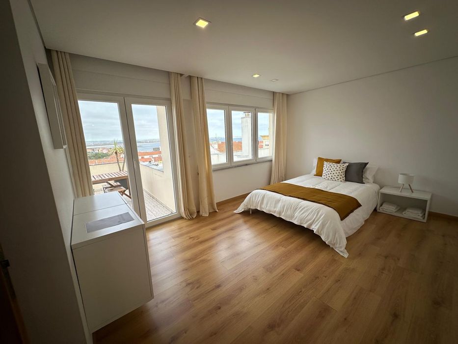 Alugo quartos em apartamento perto IPL peniche