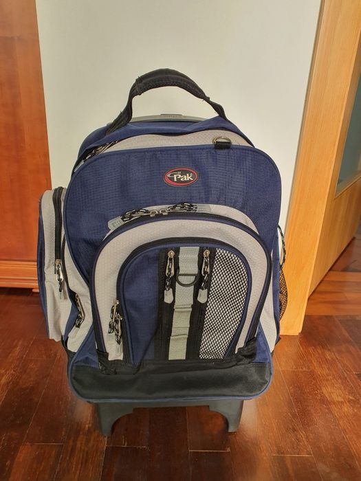 Mochila com rodas para viagem