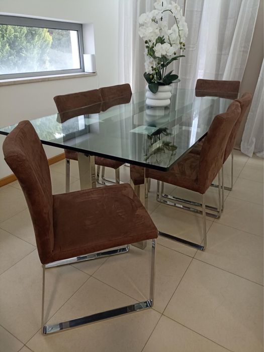 Mesa de sala com tampo em vidro + 6 cadeiras