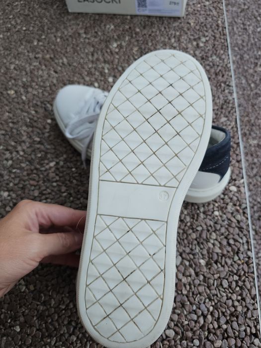 Buty półbuty tenisówki trampki skorzane Lasocki 37