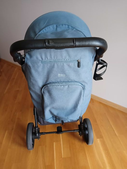 Прогулянкова коляска Carrello Bravo