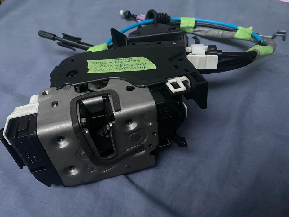 Fechadura Fecho porta trás esquerda Mercedes C W204
