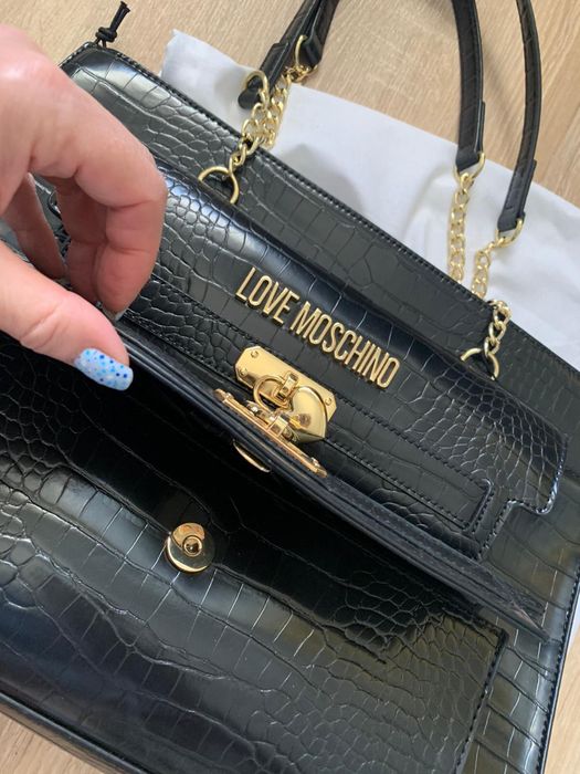 Дуже стильна та яскрава сумка Love Moschino