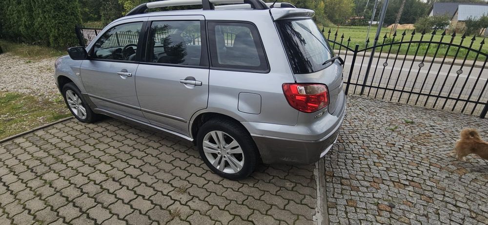 Mitsubishi Outlander 2.0 plus gaz