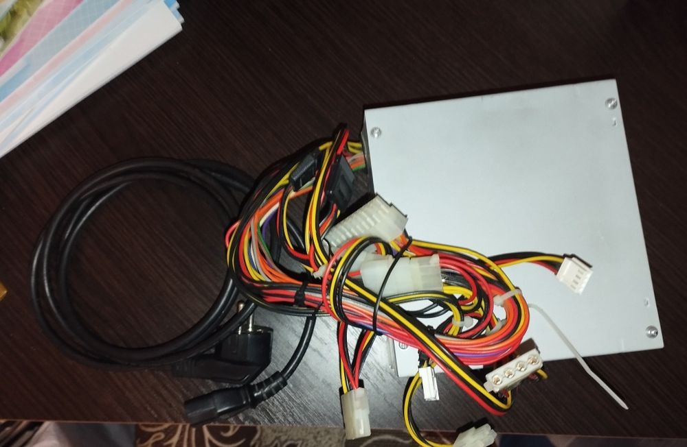 Продається материнська плата та бж, з усім крім відеокарти