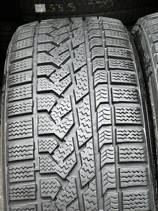 Шины зимние 2шт 235/50/R18 Kumho Izenk