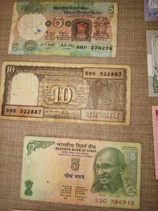 INDIA 13 Notas 3 NÃO Circuladas 5 NOVAS mas foram AGRAFADAS em BC e MC