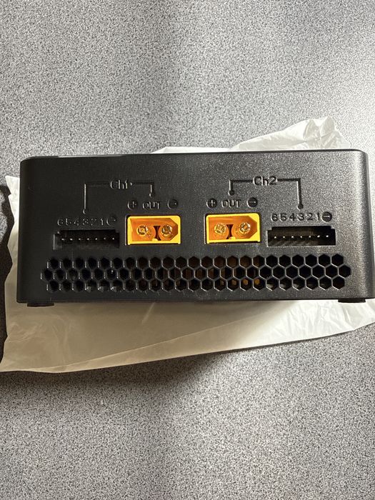 Ładowarka dwukanałowa Hota P6 600W [1277]
