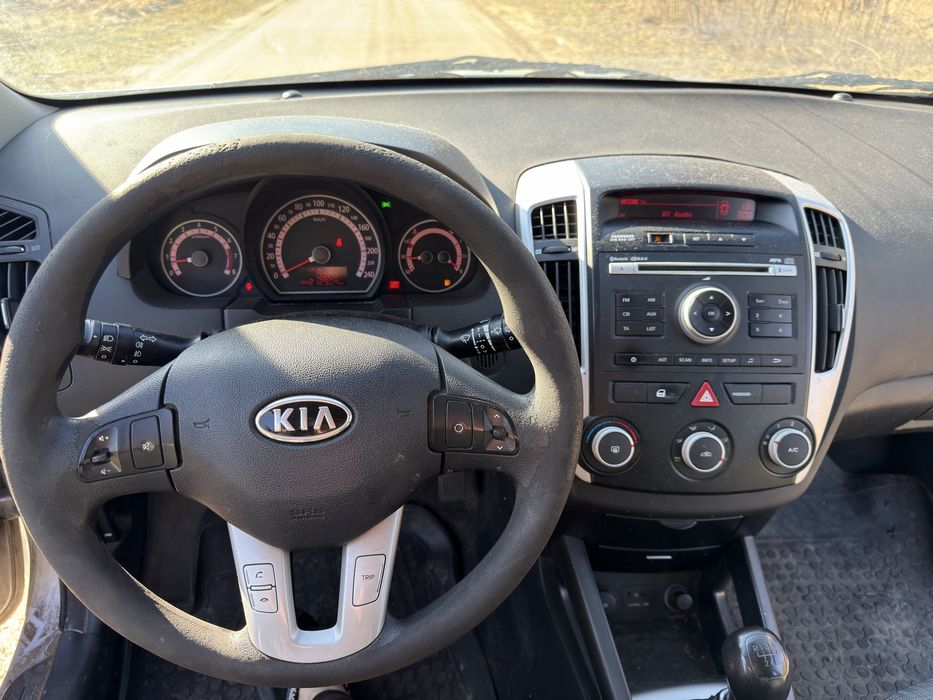 Kia ceed 1.4 90KM 2010r