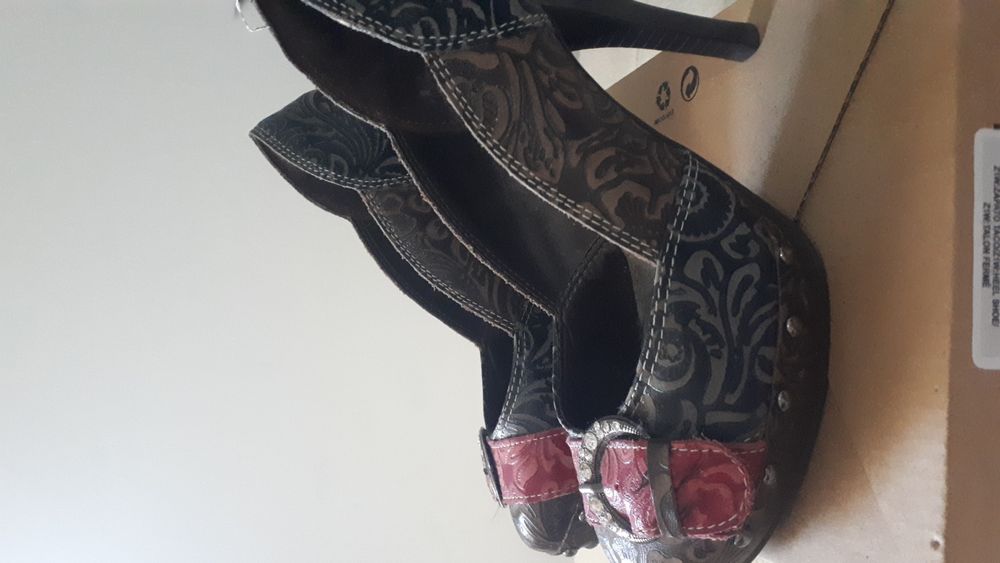 Sapatos senhora 36