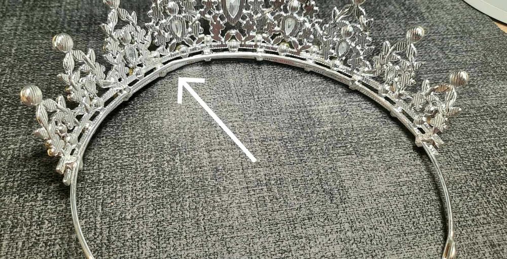 Весільна або на випускний вечір корона діадема тіара дуже красива!